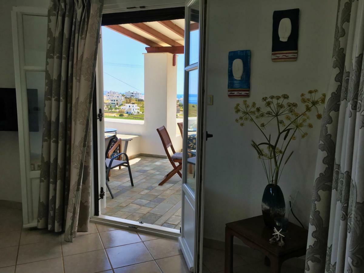 Anthoula'S Sea View Apartment Piso Livadi Extérieur photo